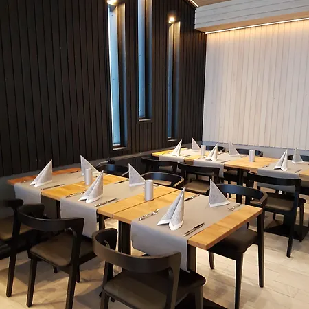 فندق سانتاز إيغلوس أركتيك سيركل 5*