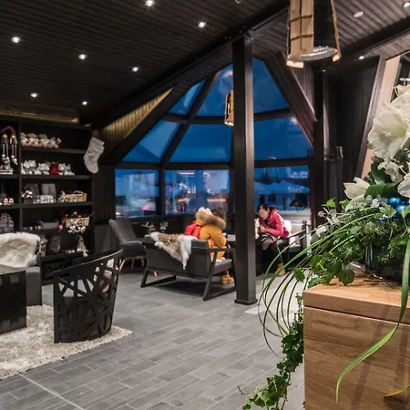 Santa's Igloos Arctic Circle Hotel 5*