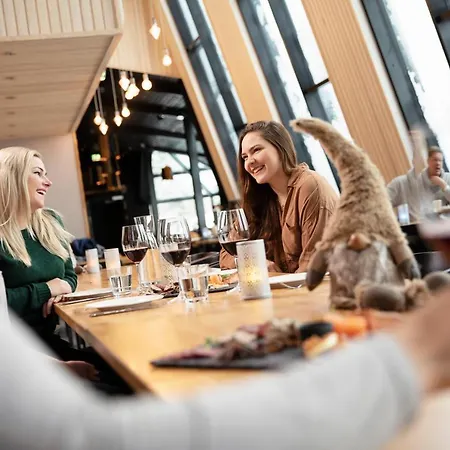 Hotel Santa's Igloos Arctic Circle 5*