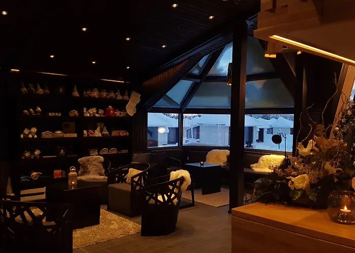 Отель Santa's Igloos Arctic Circle 5*