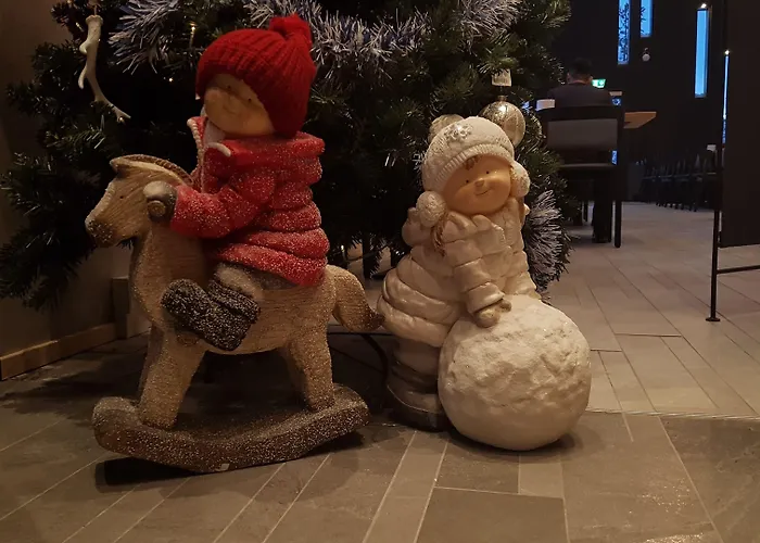 Santa's Igloos Arctic Circle Hotel 5*