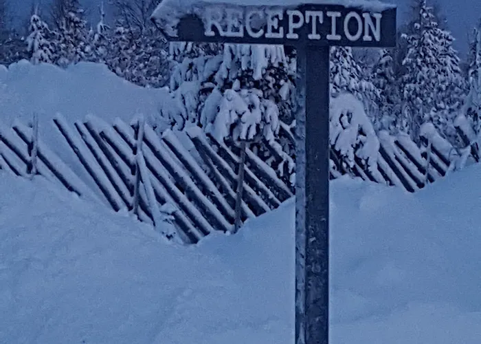 Отель Santa's Igloos Arctic Circle 5*