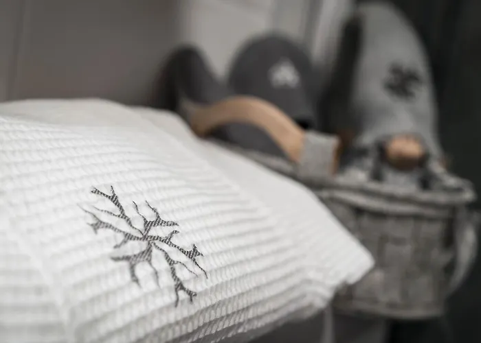 Отель Santa's Igloos Arctic Circle