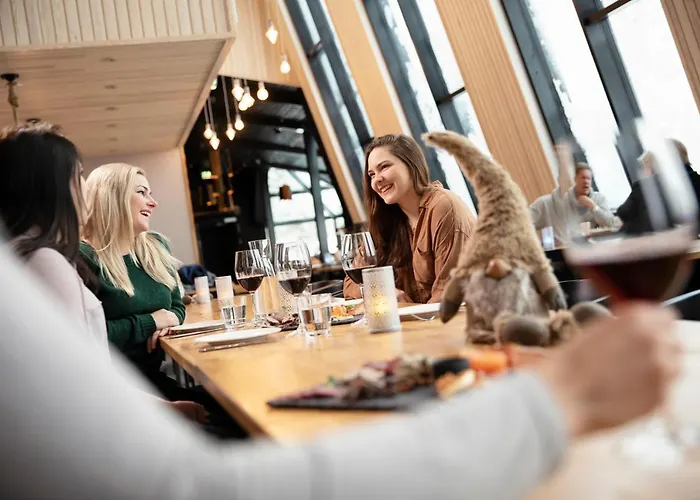 Отель Santa's Igloos Arctic Circle 5*